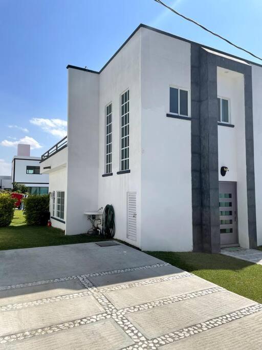 トゥライヤカパン Casa Lychaヴィラ エクステリア 写真