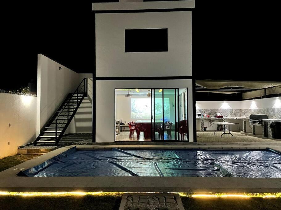 トゥライヤカパン Casa Lychaヴィラ エクステリア 写真